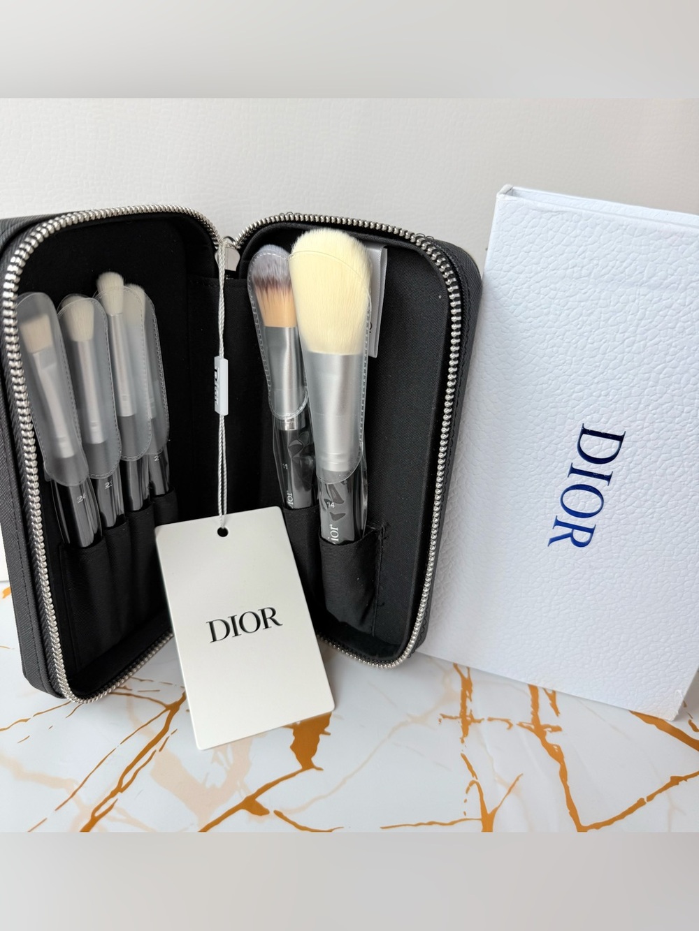 Dior Makeup Brush Set in Case and Box new - Picture 2 of 7